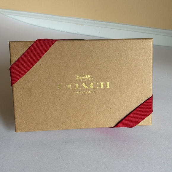 Coach Mini Wallet On A Chain - Picture 12 of 14